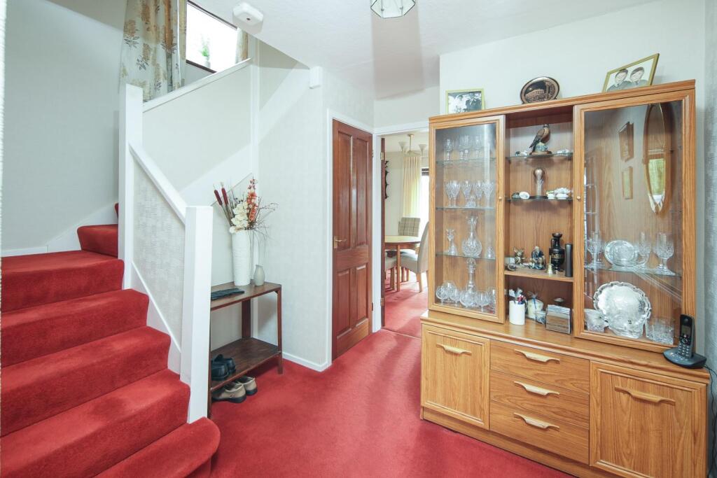 4 Brunel Close Cv31-5.jpg