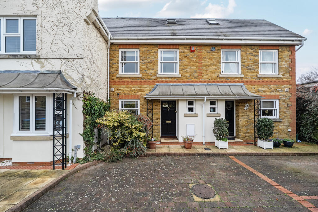 1393767-26-694951...