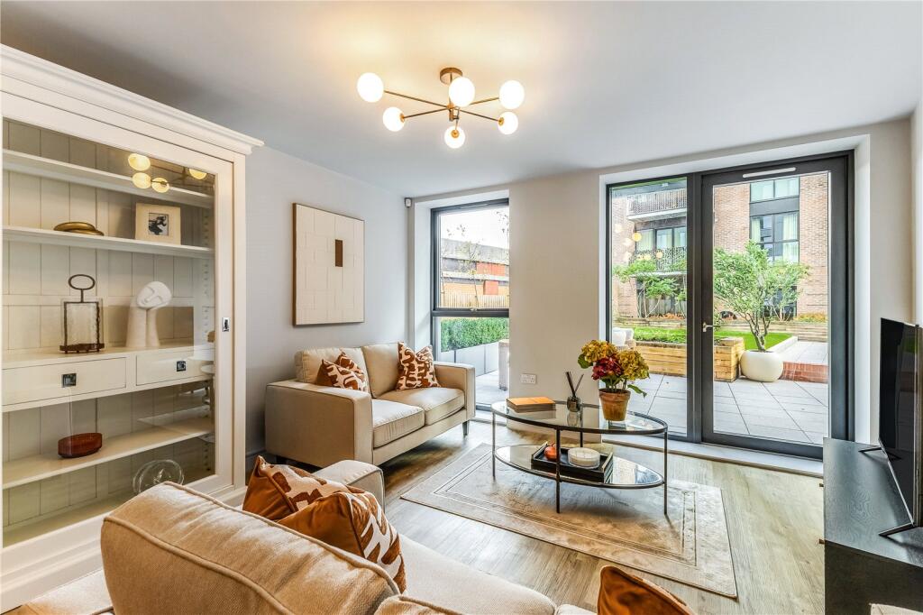 Show Apartment