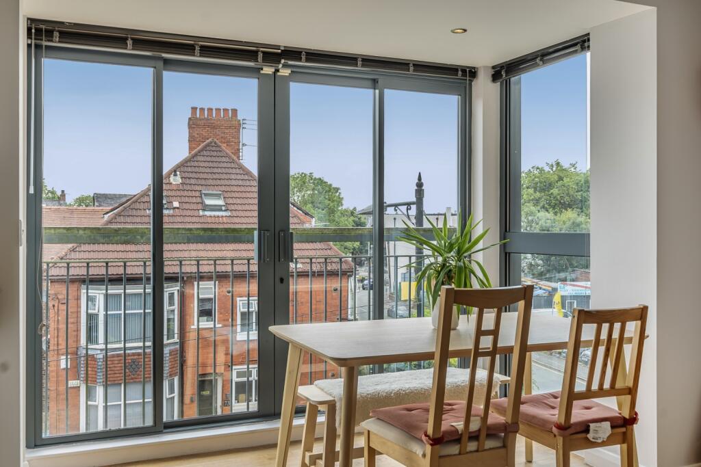 1329586-16-68839b7ba2d04