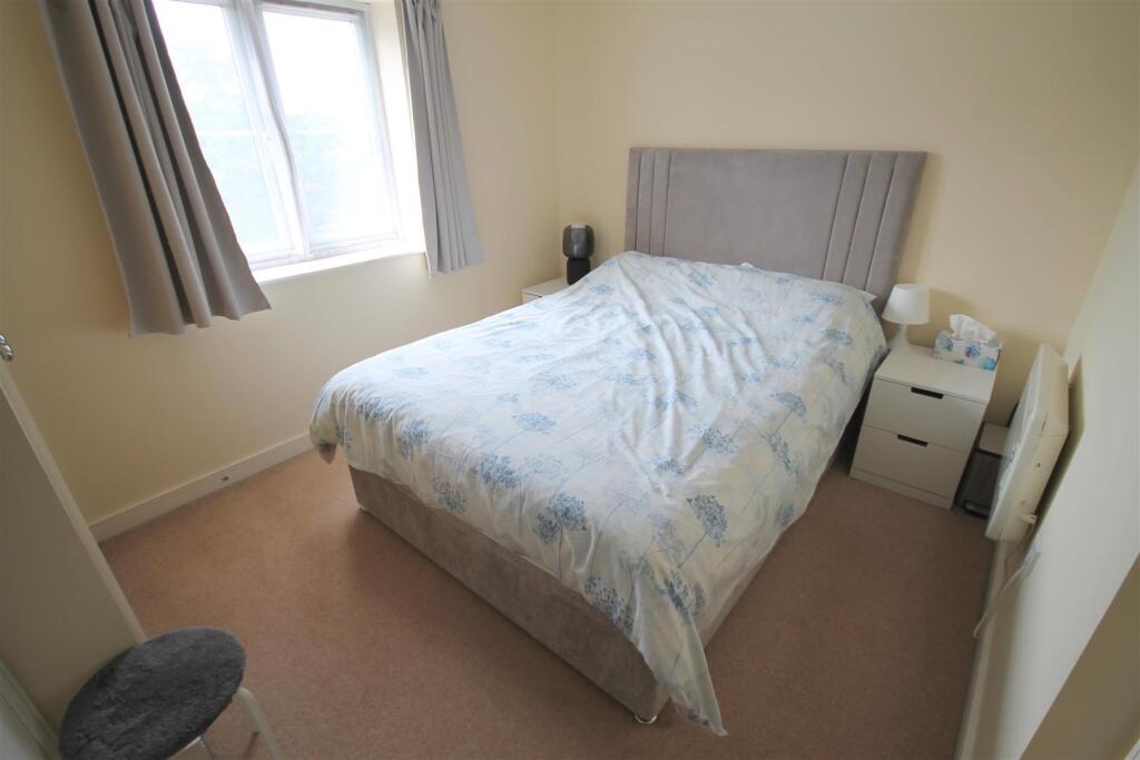 AR Bedroom 1ii.JPG