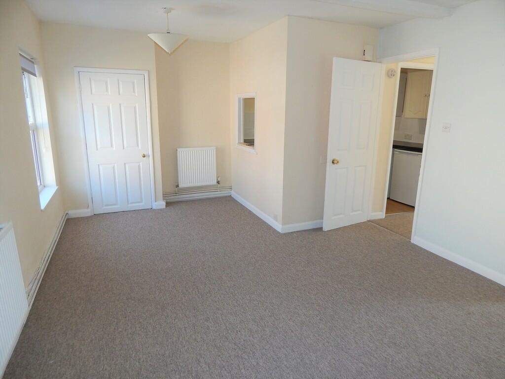 Lounge dining roo...