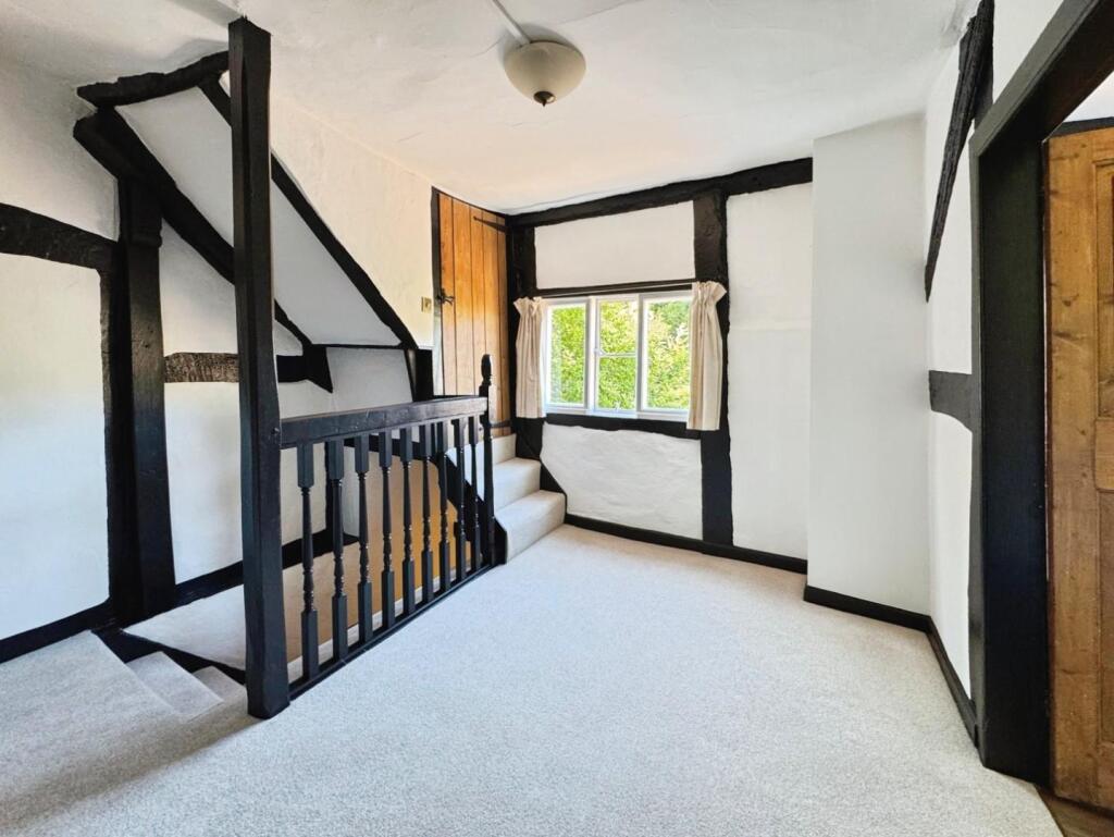 First floor landing.jpg