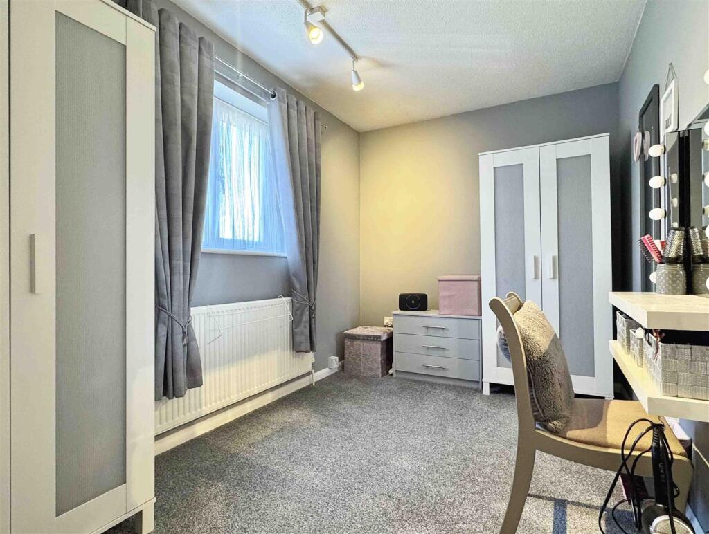 Bedroom 4.jpg