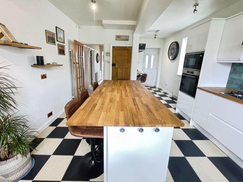 Kitchen/ Dining Area