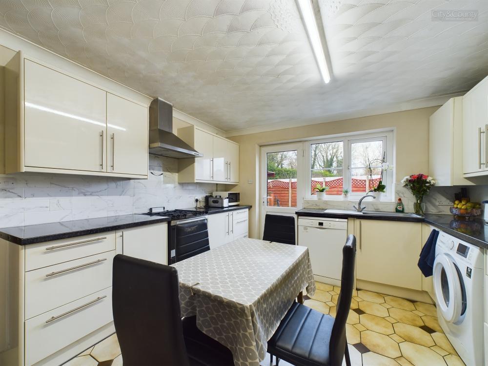 Kitchen/Breakfast Room