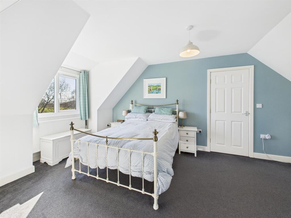 Bedroom: