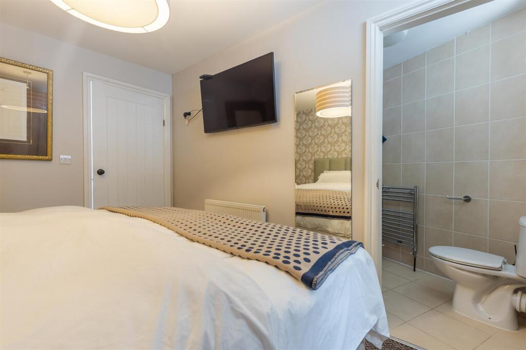 A10 - 12 Trinity Mews, Torquay - 250523.jpg