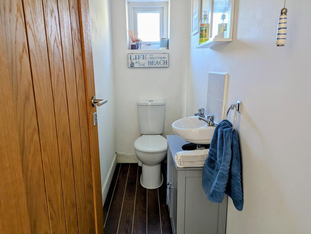 First floor cloakroom