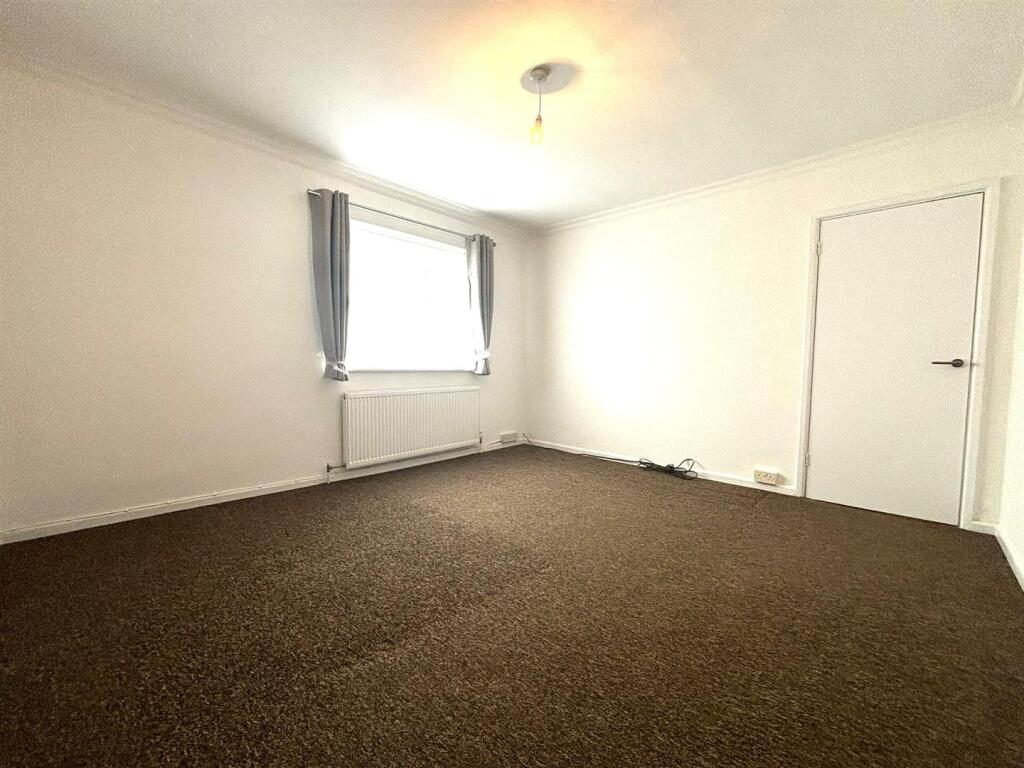 Bedroom 2, shot 2.jpeg