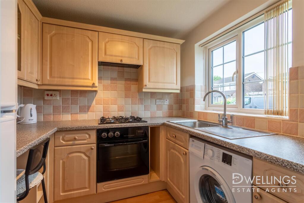 DWELEST - 62 Hawthorn Cresent, DE15 9QP-0007.jpg