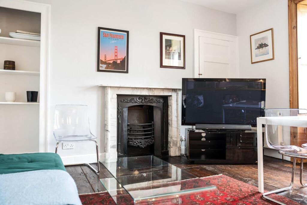 Flat 2, 6 Kensington Place, Bath, BA1 6AW-4.jpg