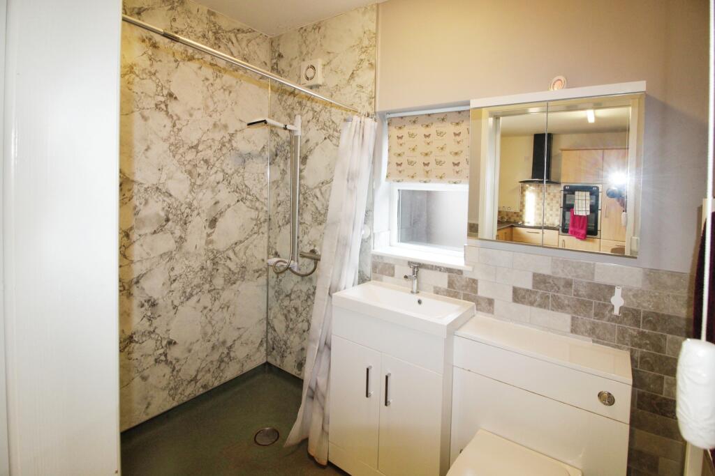 Shower room.JPG