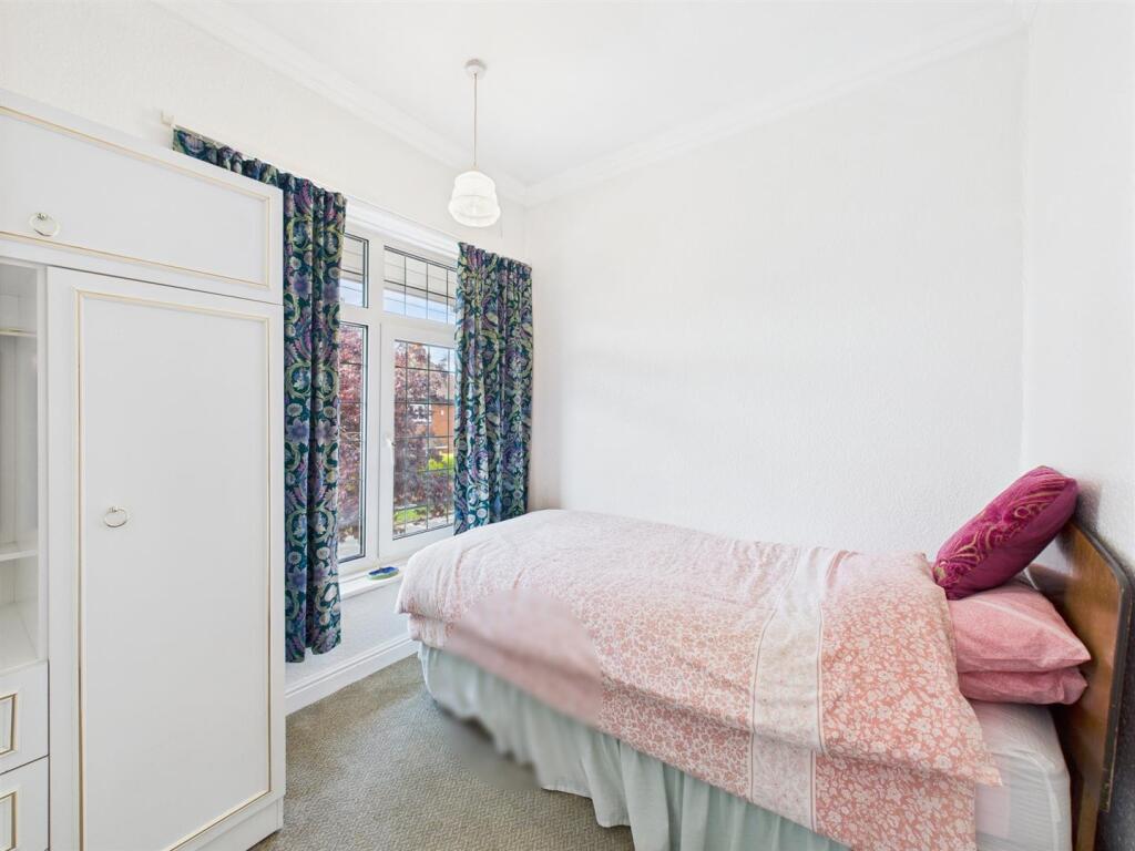 Bedroom: