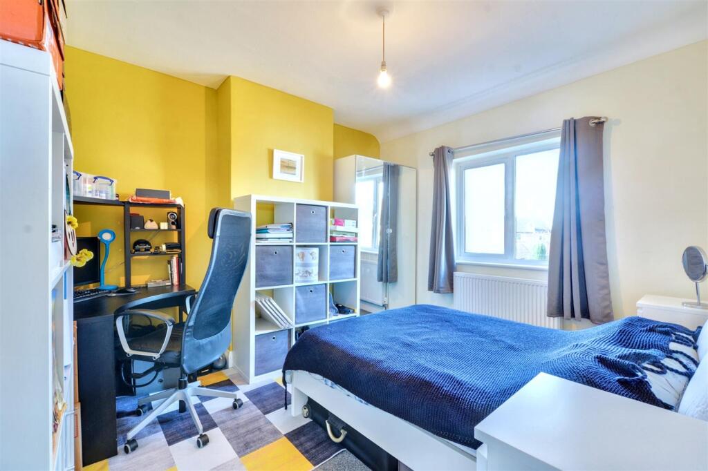 Bedroom 1_1.jpeg