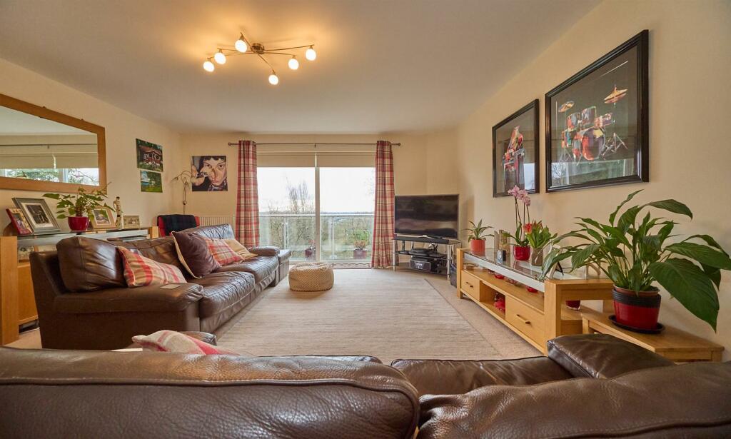 Cedar Court . 3.jpg
