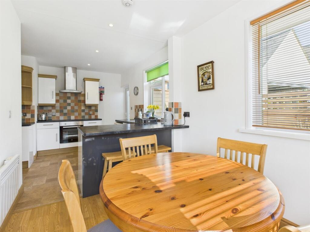 Kitchen Diner.