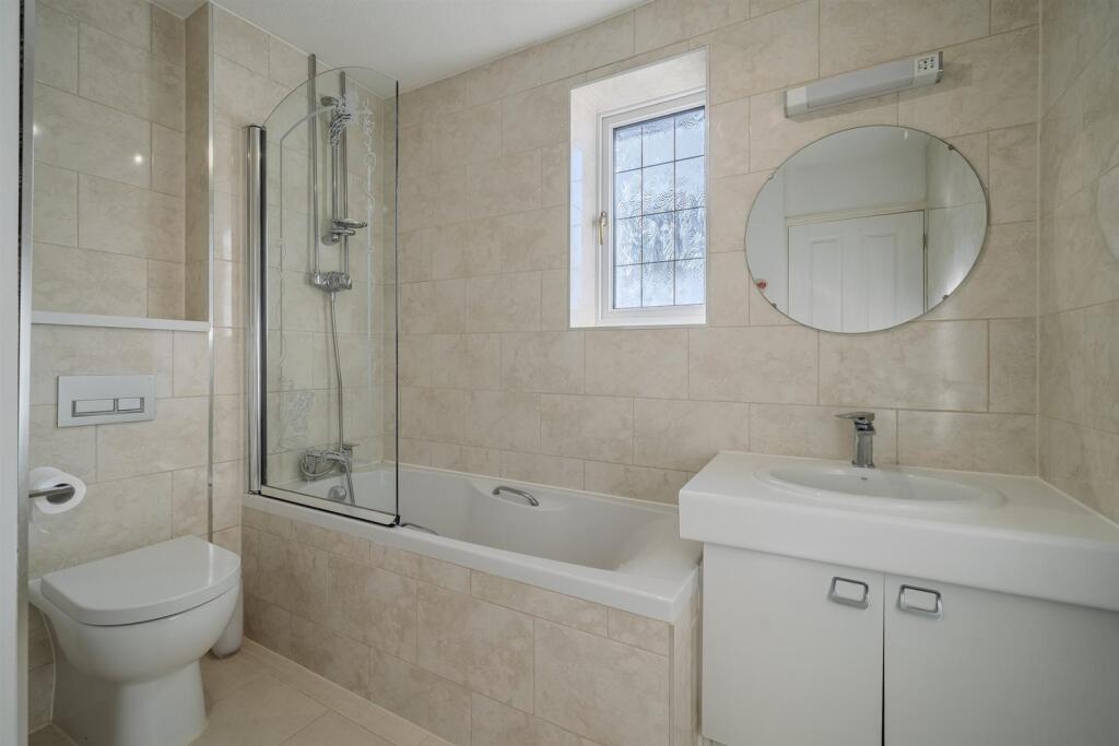64 Cambria Close-13.jpg