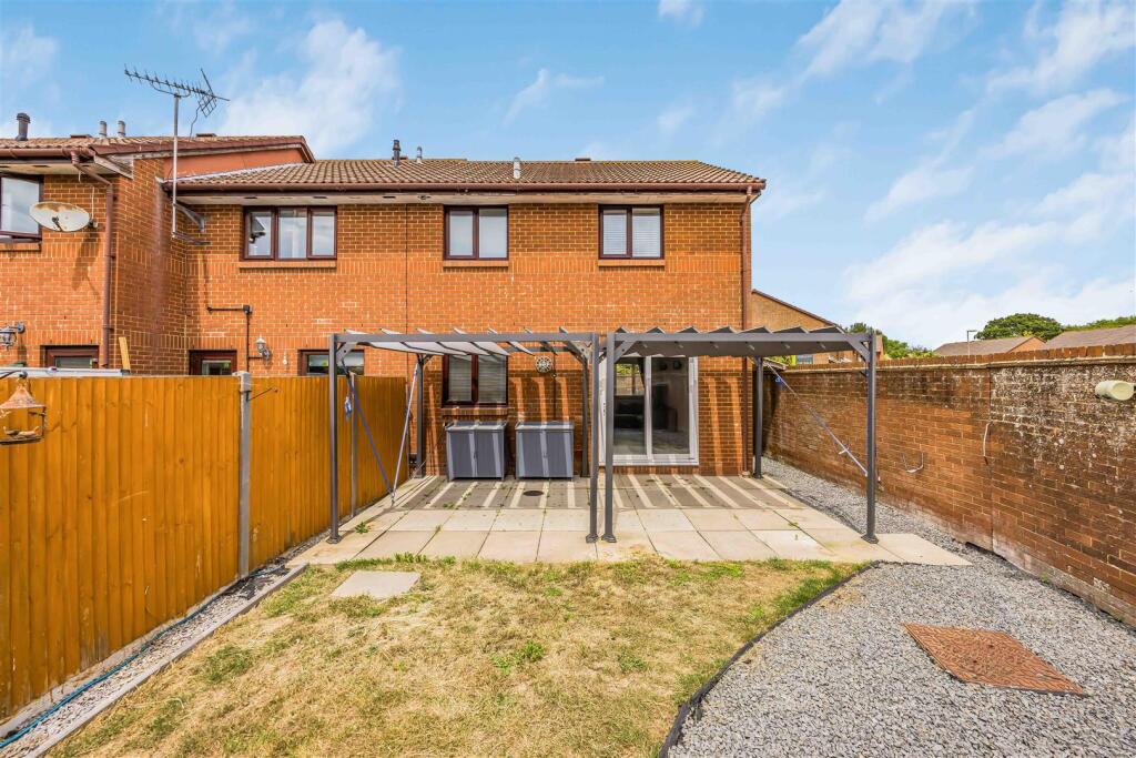 100 Fathoms Reach, Hayling Island-Small-PorticoMar