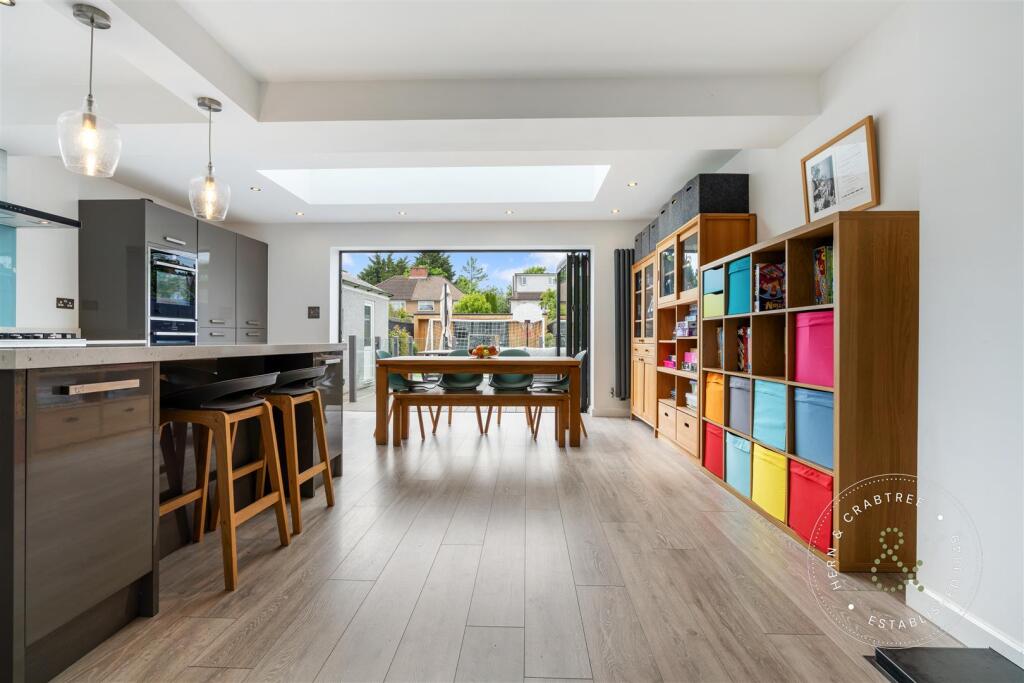 St Asaph Close, HernCrabtree (6).jpg