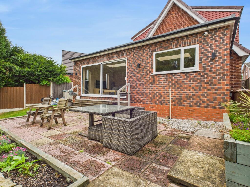 CAM03729G0-PR0101-STILL012