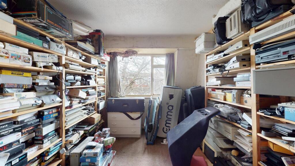 Large Second Bedroom - For Sale - E16