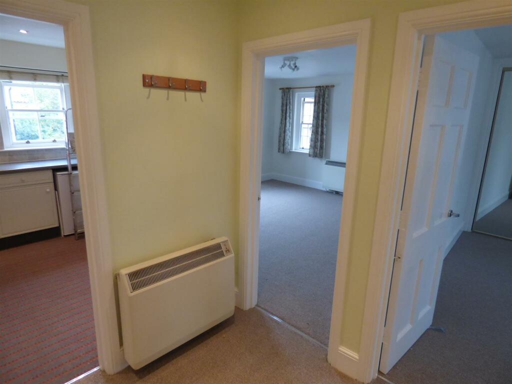 Entrance Hallway view 2.JPG