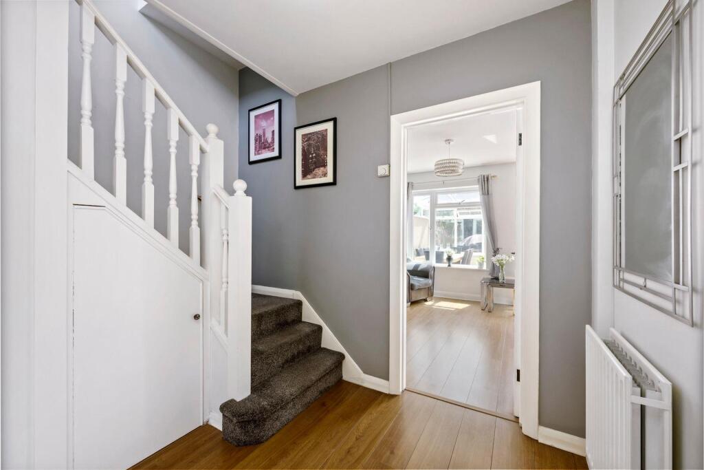 Greenleas 4 ENTRANCE HALL.jpeg