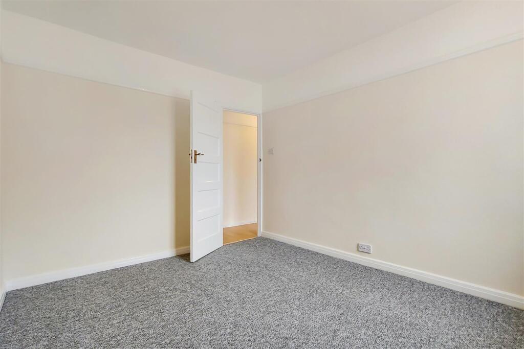 3_Main Bedroom-0.jpg