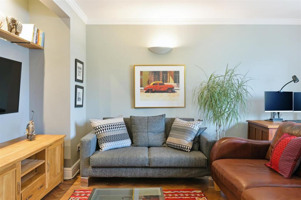 DOWNS LODGE COURT (8).jpg