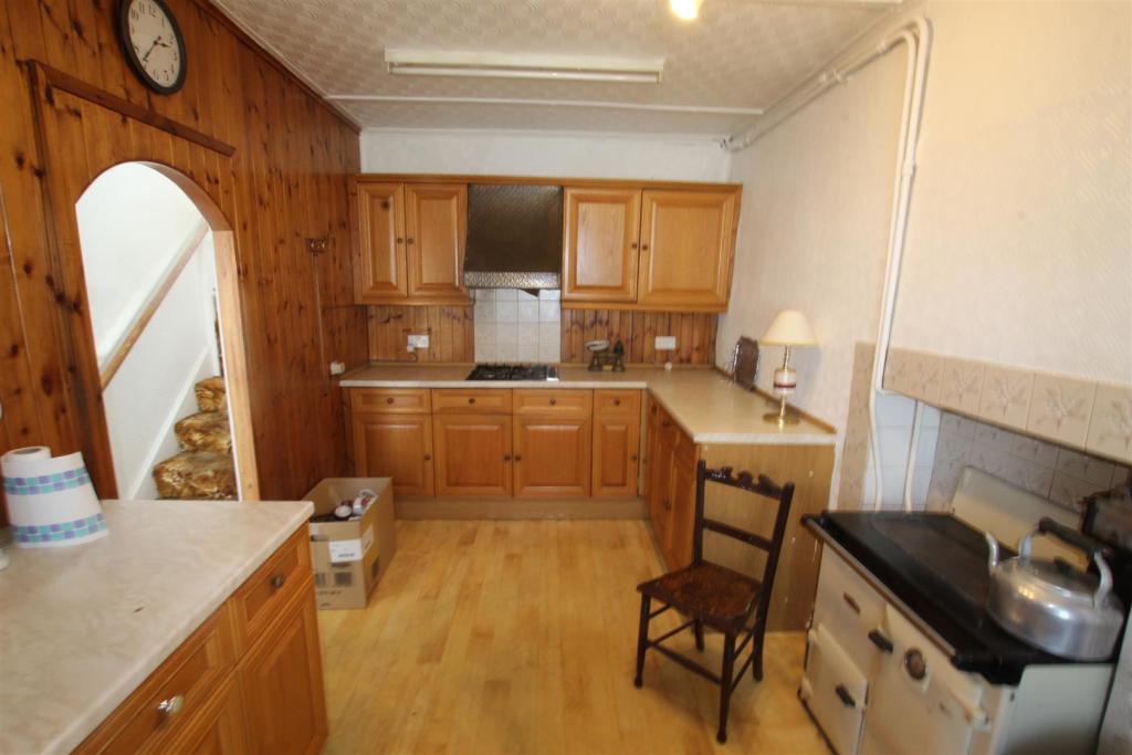 kitchen 2.JPG