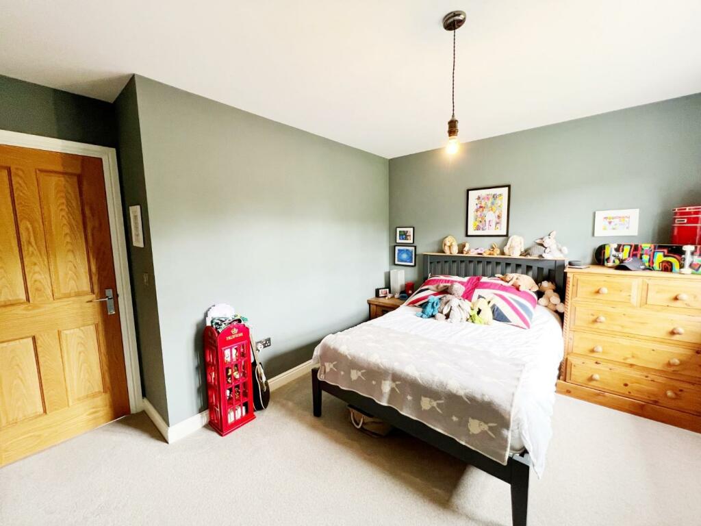 Bedroom 3 pic 2.jpg