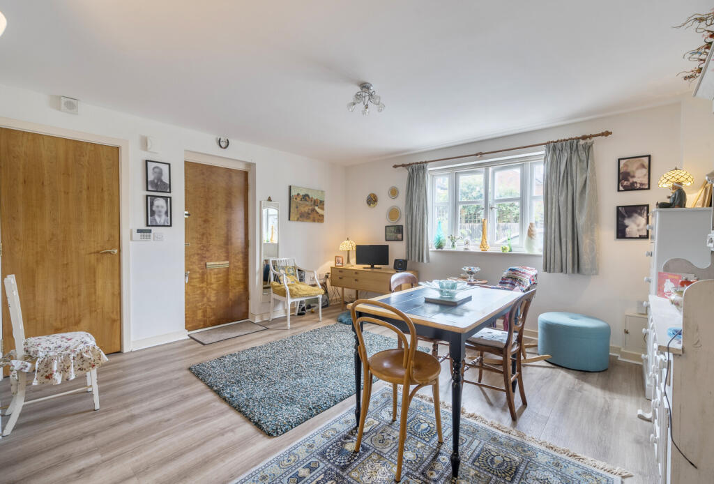 1329199-6-6881fd5...