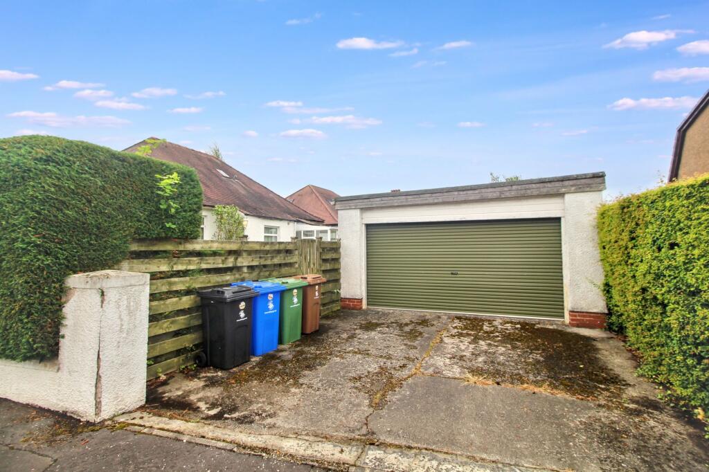Garage / Driveway