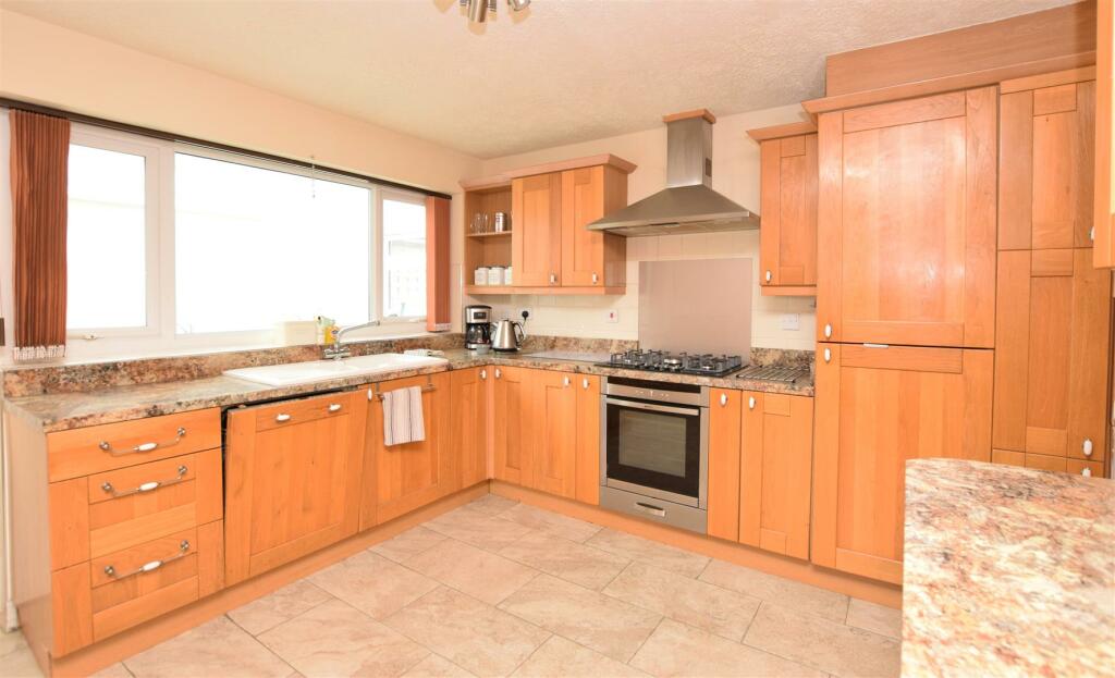 Kitchen.JPG