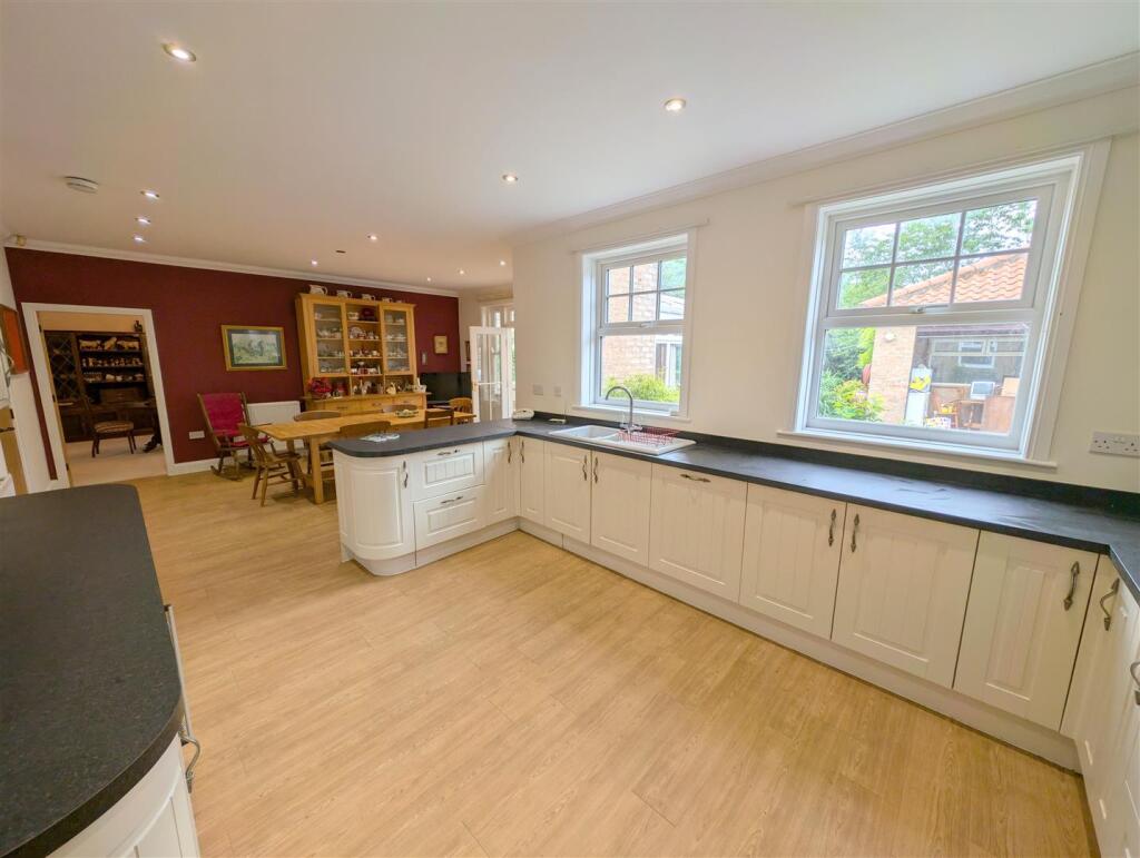 Kitchen diner