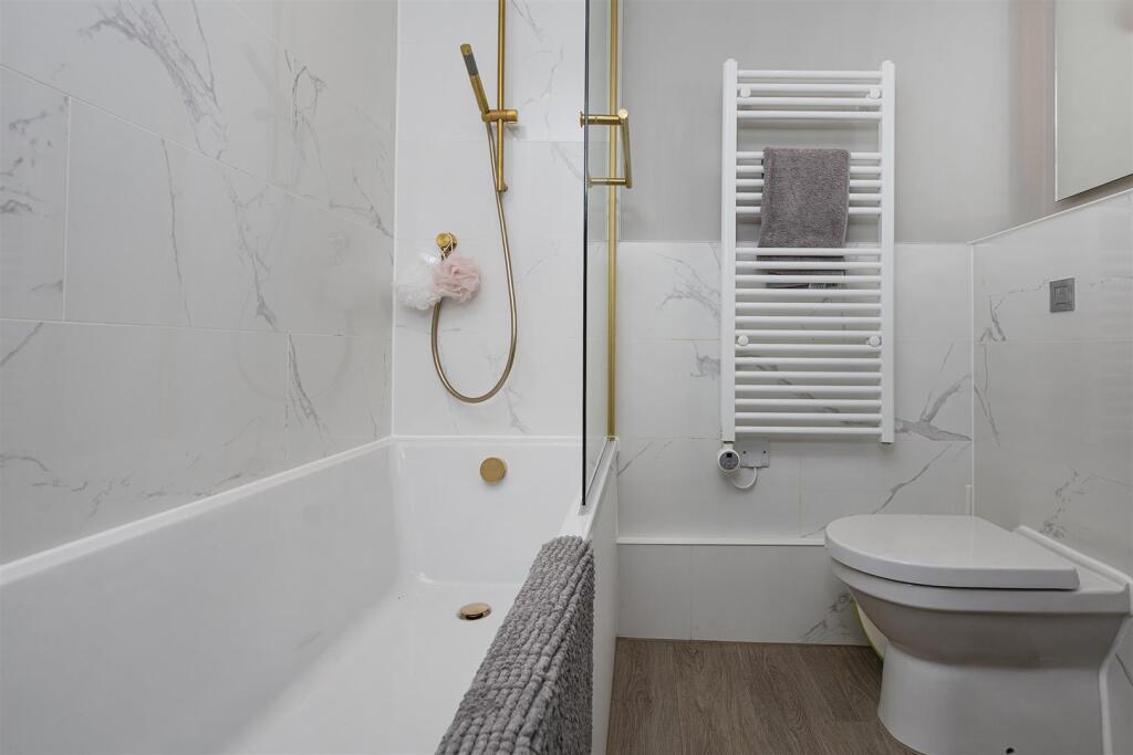 Bramleys Estate Agents - Upper Lane - Gomersal (37