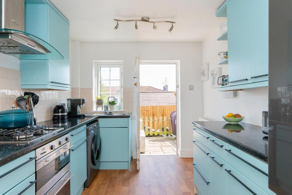 DAORDLEIFGNIRPS57FG - Kitchen A.jpg