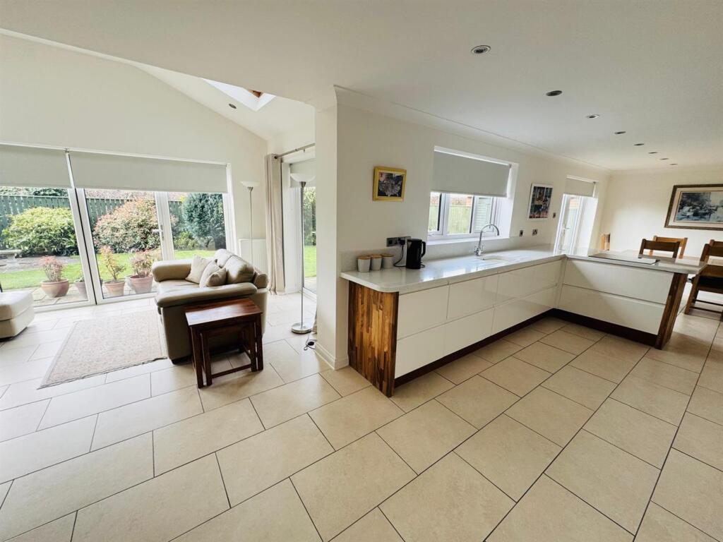 Kitchen Diner Living Area