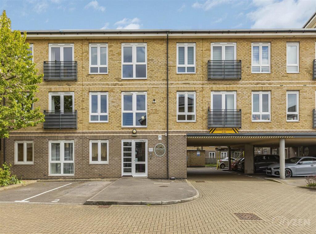 QUEENSGATE HOUSE