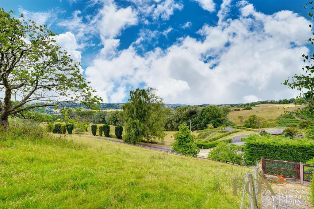 Valley Views (15).jpg