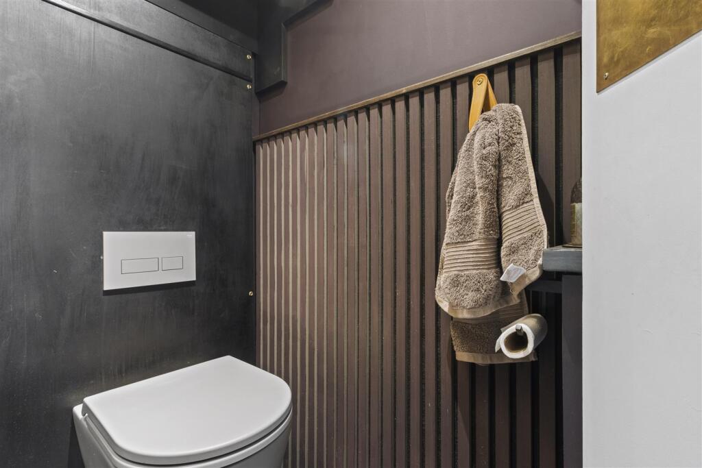cloakroom.jpg