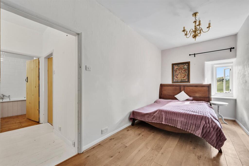 Saxton Mee  48 Middle Row 0002.jpg