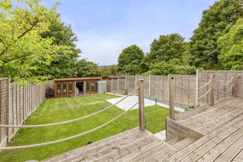 26 Southfield Road, HP13 5LA-5.jpg