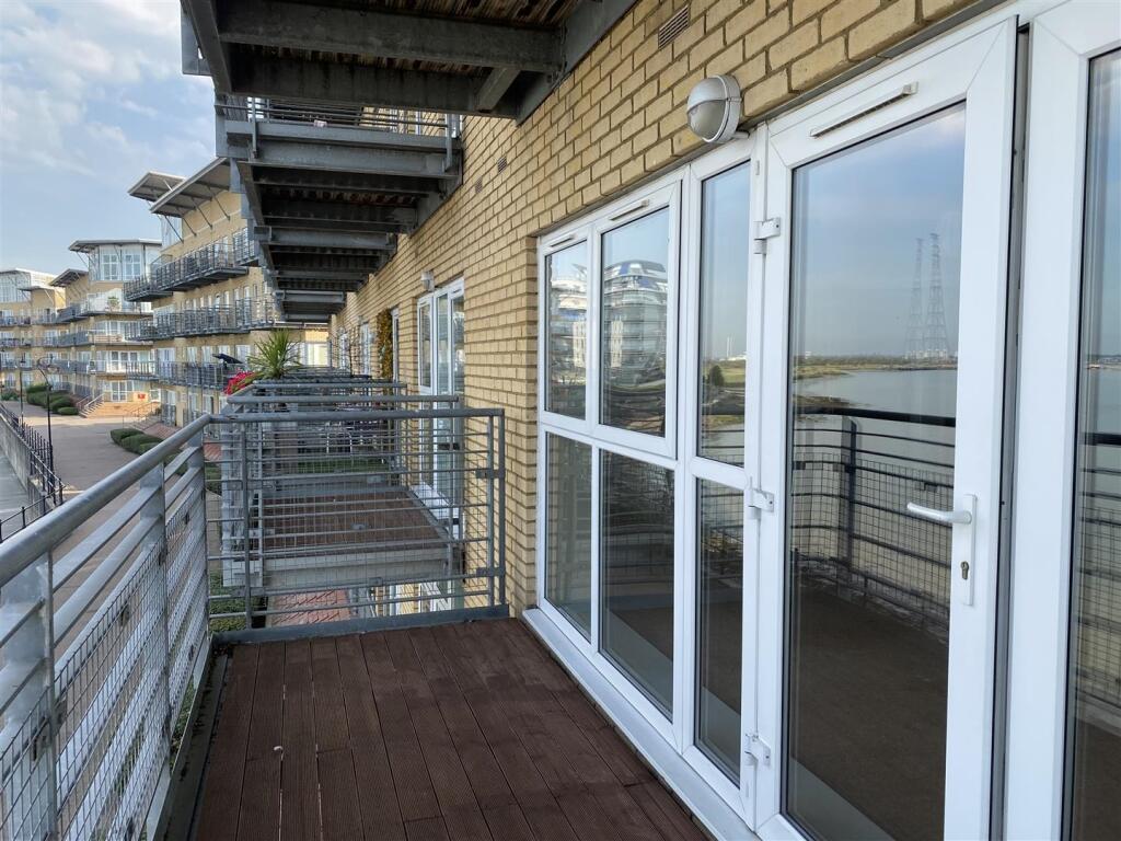 9Rh8vg-E_EOcTBVqj...