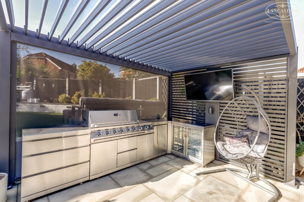 Out Door Kitchen