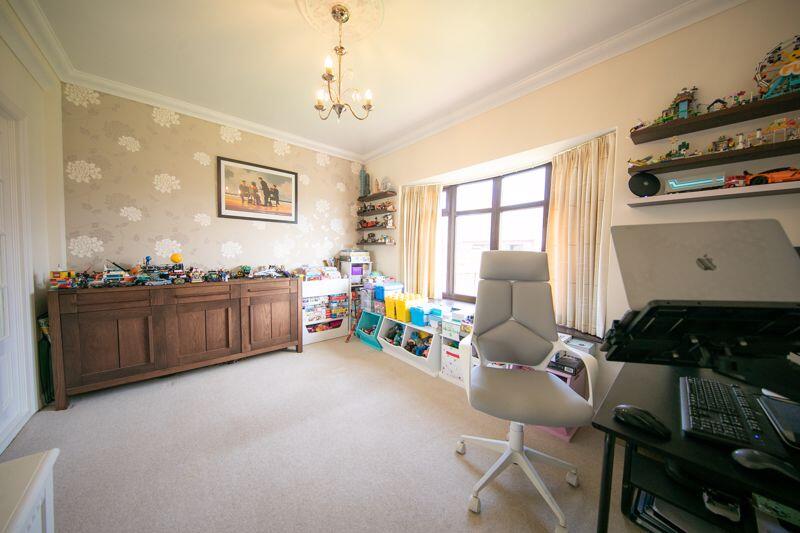 Study/snug/dining room