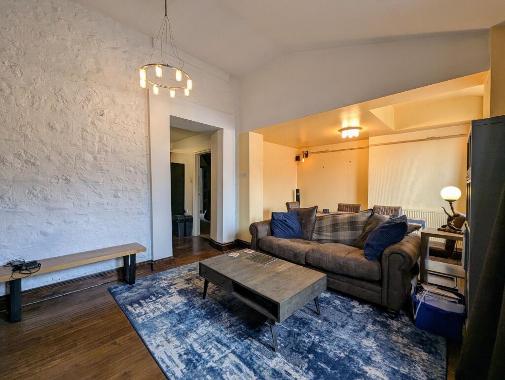 Lounge / Dining Room