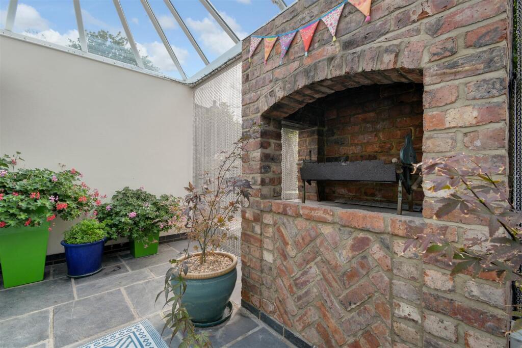 Covered Al Fresco