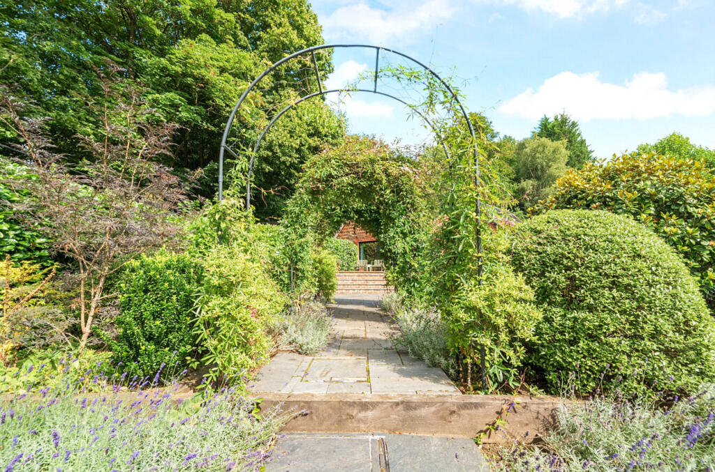 1335265-8-689254a...